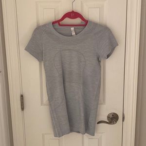 Lululemon Tshirt